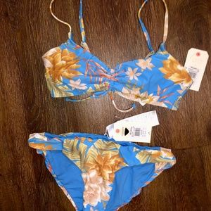 Billabong bikini new with tags size medium